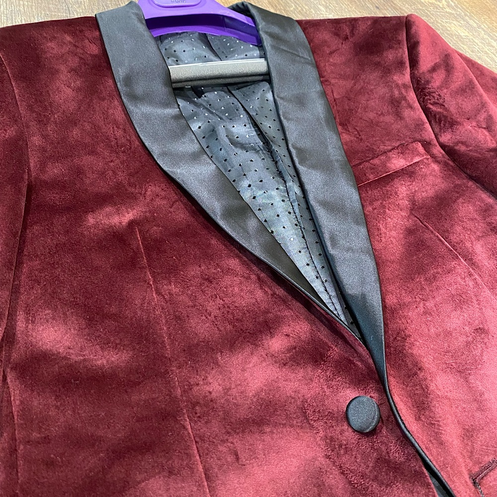 Mens Designer Velvet Dinner Jacket in Burgundy - 38R